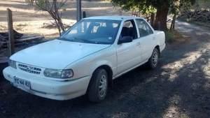 Nissan V-16 sedan